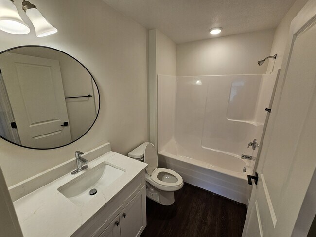 Building Photo - 112 E 730 N