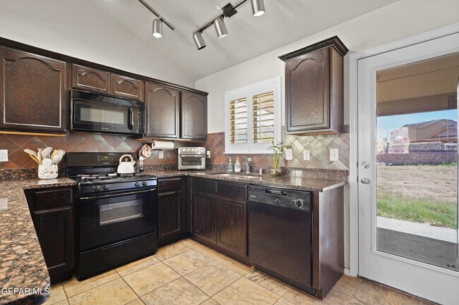 Building Photo - 12149 Driftwood LN