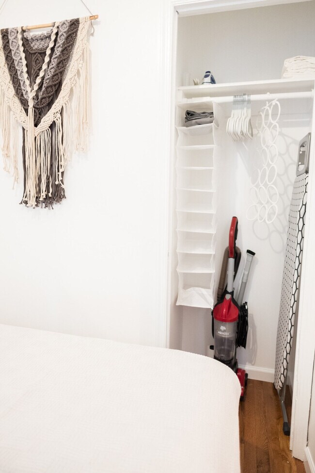 Building Photo - 317 E 75th St