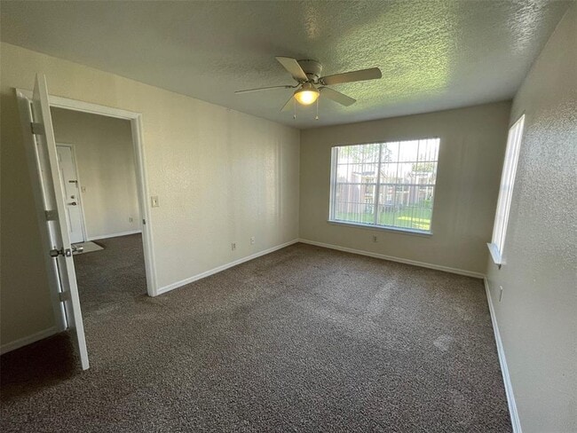 Building Photo - 2550 N Alafaya Trail