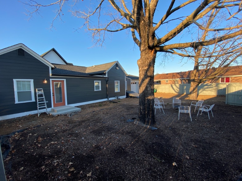 Building Photo - 1514 17th Ave N