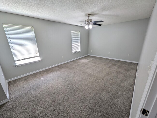 Building Photo - 9939 Parker Lake Cir