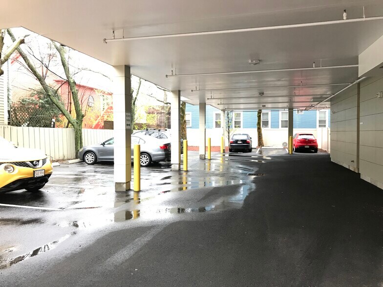 Building Photo - 168 Hampshire St