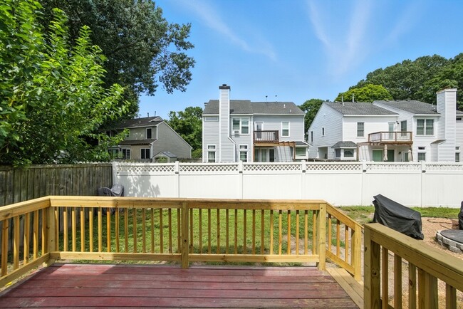 Building Photo - 1036 Woodsmans Reach