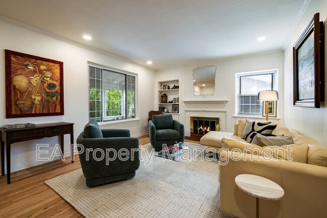 Building Photo - 520 San Pasquale Ave SW