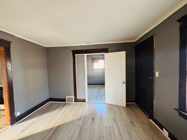 Building Photo - 2816 E 125th St