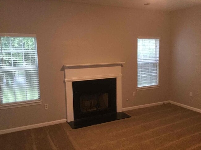 Building Photo - 2931 Two Lakes Cir