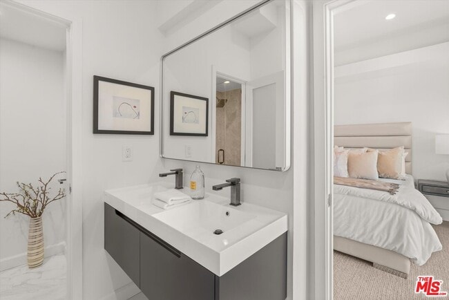 Building Photo - 10501 Wilshire Blvd