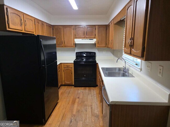 Building Photo - 1695 Underwood Dr SE