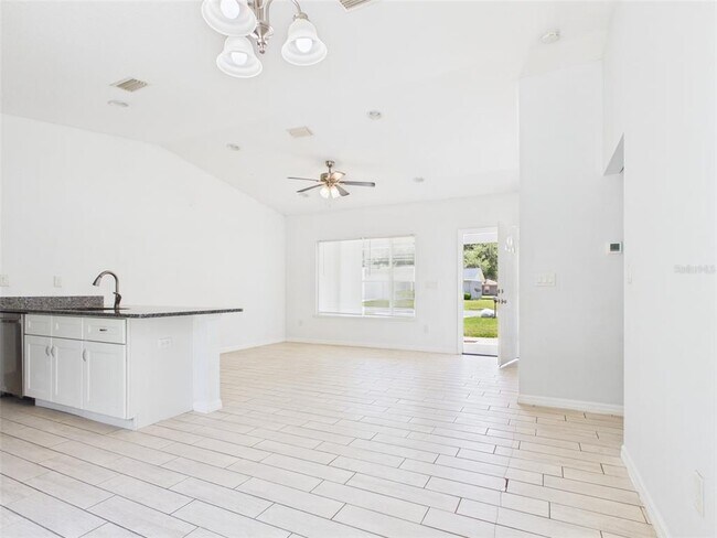 Building Photo - 4309 SW 143rd Ln Rd
