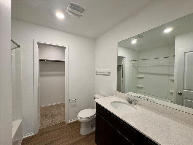 Building Photo - 512 Gabbro Gdns