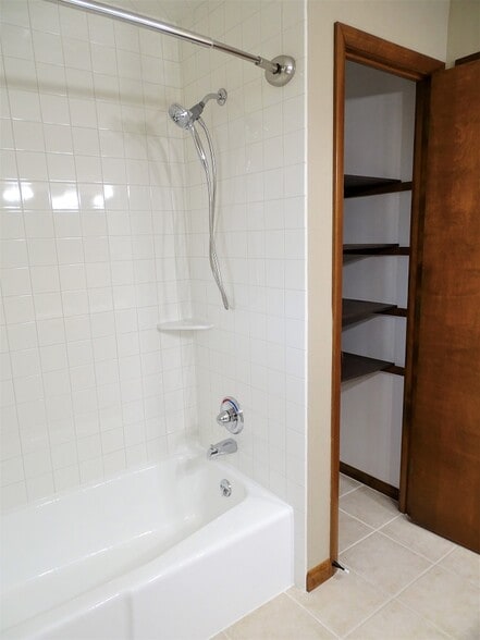 Building Photo - 2228 Junction Rd