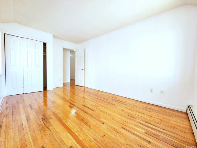 Building Photo - 96-03-96-91 91st Ave