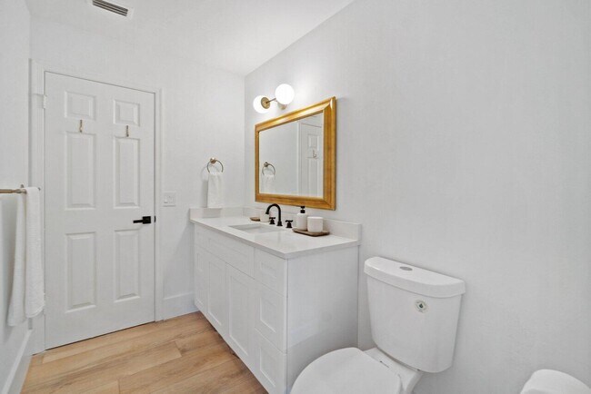 Building Photo - 13471 Barberry Dr