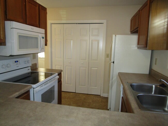 Building Photo - 610 Archdale Dr