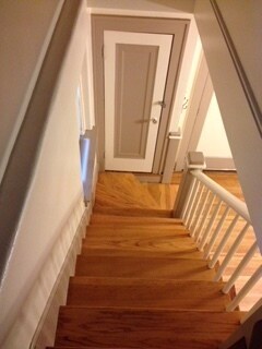 Building Photo - Terrific College Avenue 3 bed/2 bath house - 3 blocks from The Hill