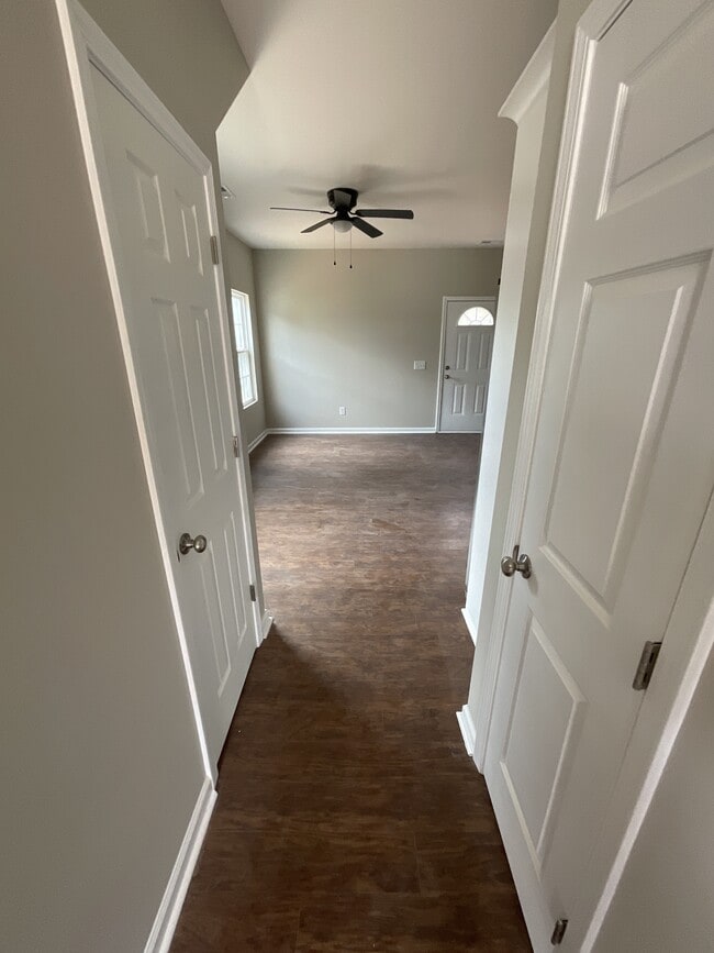 Building Photo - 1015 W C St