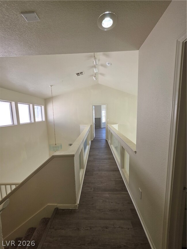Building Photo - 8008 Dover Shores Ave