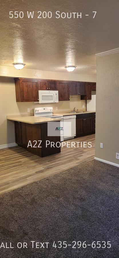 Building Photo - 550 W 200 S