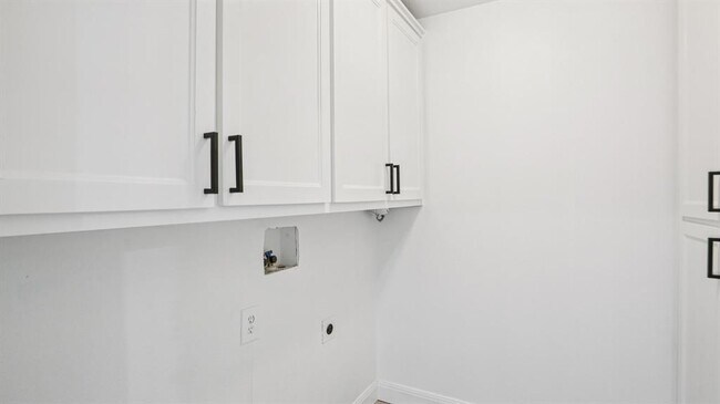 Building Photo - 3855 Crest Cove Cir