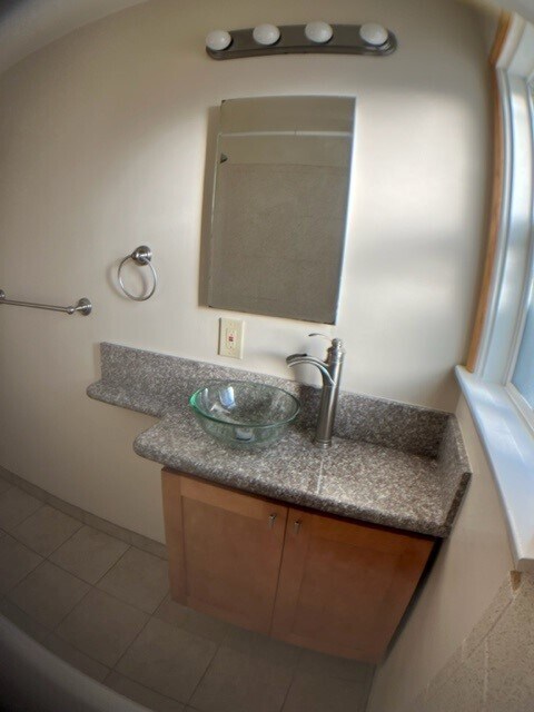 Bathroom - 4375 Overland Ave