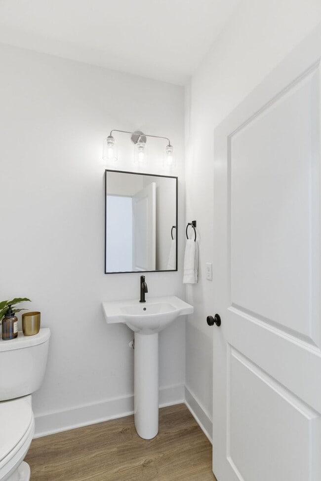 Building Photo - Modern Townhome in Madison