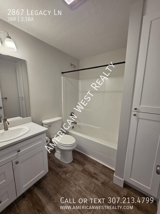 Building Photo - 2867 Legacy Ln