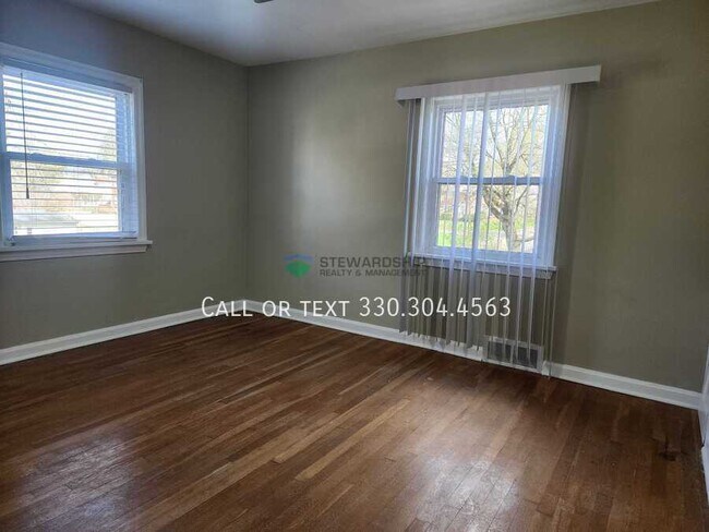 Building Photo - 2135 Dennison Pl NW