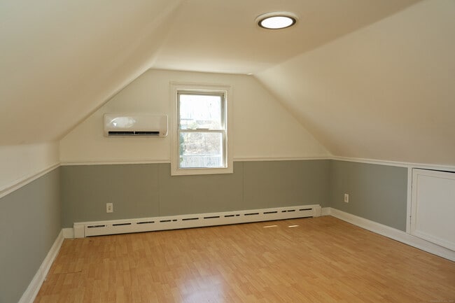 Building Photo - 5 Nash Pl