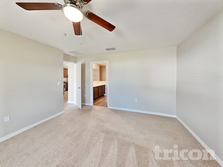 Building Photo - 449 Kensington View Dr