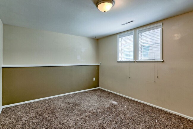 Building Photo - 4 Bedroom 2 Bath home in Midtown Fort Collins