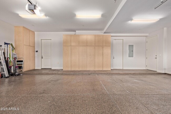 Building Photo - 8614 N 17th Pl