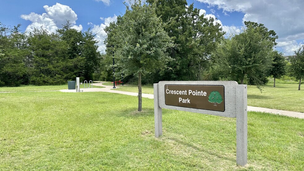 Building Photo - 1416 Cres Ridge Dr