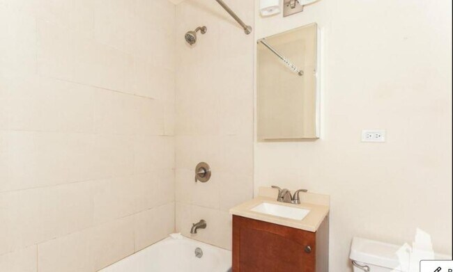 Building Photo - 2 bedroom in Chicago IL 60625
