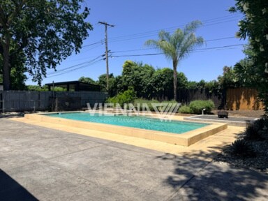 Building Photo - Gorgeous Sacramento Home with a POOL!!