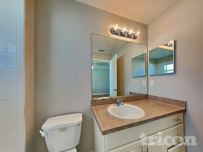 Building Photo - 15407 Winter Breeze Ln