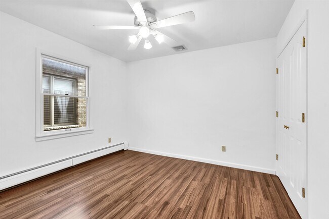 Building Photo - 234 Cliff St