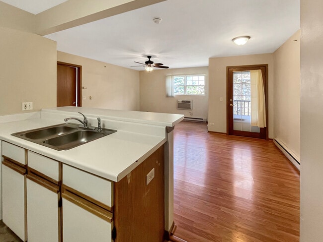 Building Photo - 1524 W Sand Bar Ct