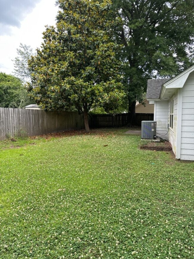 Building Photo - 112 Teal Lake Dr