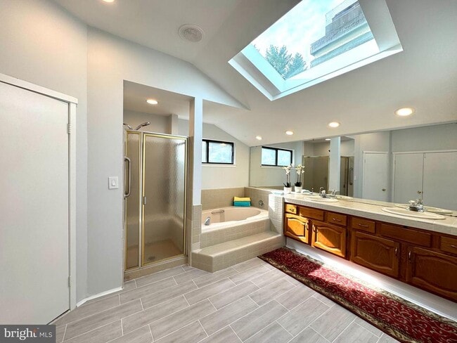 Building Photo - 104 Sayre Dr
