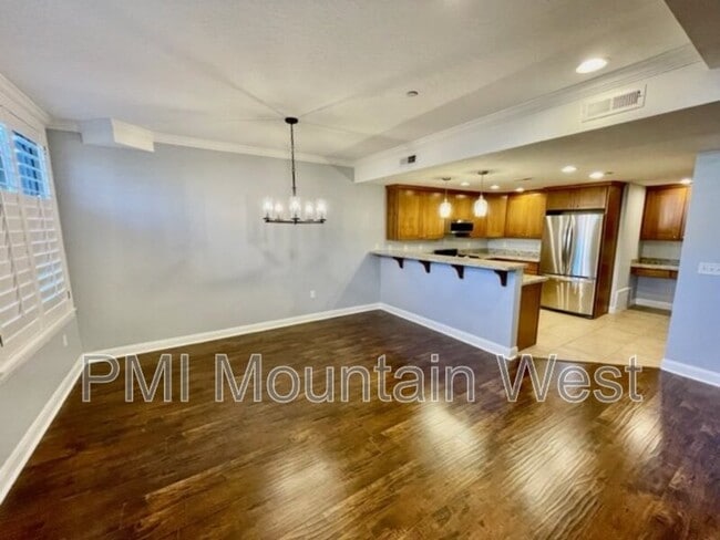 Building Photo - 88 S 900 E