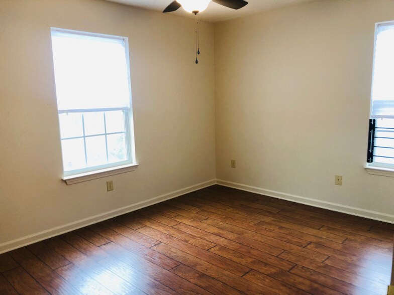 Building Photo - 3155 N Rocheblave St