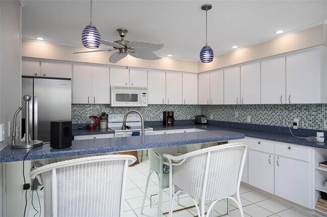 Building Photo - 222 Westwind Dr