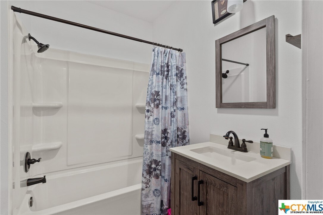 MASTER BATH - 503 S Spring St