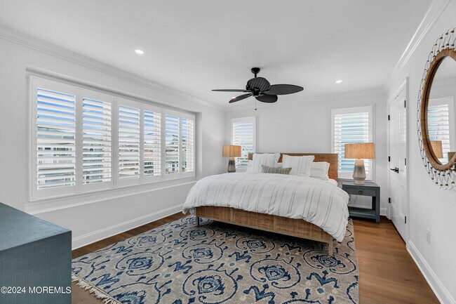 Building Photo - 3574 Ocean Terrace