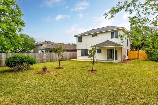 Building Photo - 1400 Thibodeaux Dr