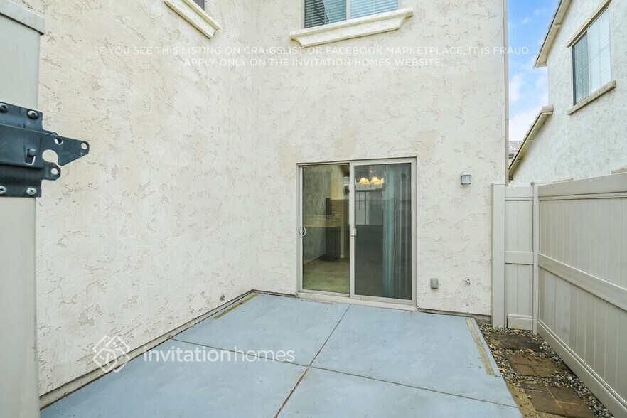 Building Photo - 26412 N 53rd Glen