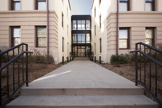 Building Photo - 1840 Vernon St NW