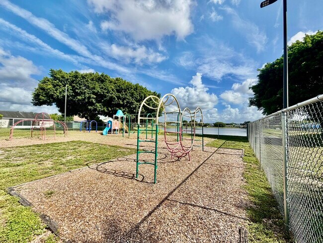 Building Photo - 7927 Bishopwood Rd