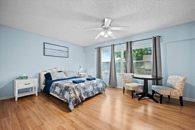 Building Photo - 1602 Montauk Dr